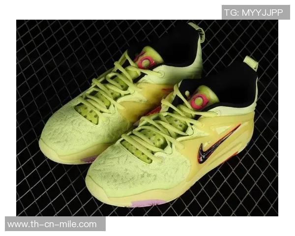 杜兰特篮球鞋的魅力与性能解析让你在球场上尽显风采 杜兰特篮球鞋的魅力与性能解析让你在球场上尽显风采