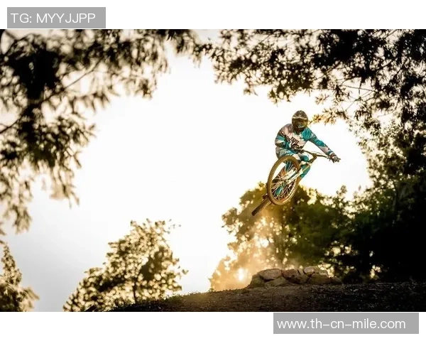 男的裸体足球赛场上的激情与挑战探讨运动与自由的极限体验